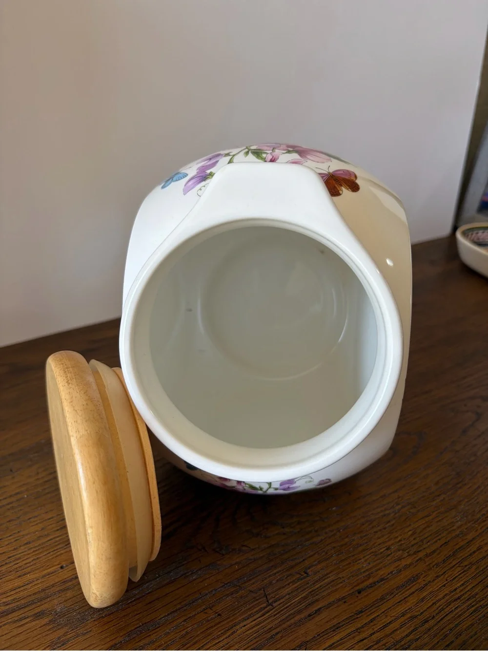 Portmeirion Botanic Garden Cookie Jar: Sweet Pea & Butterfly design.